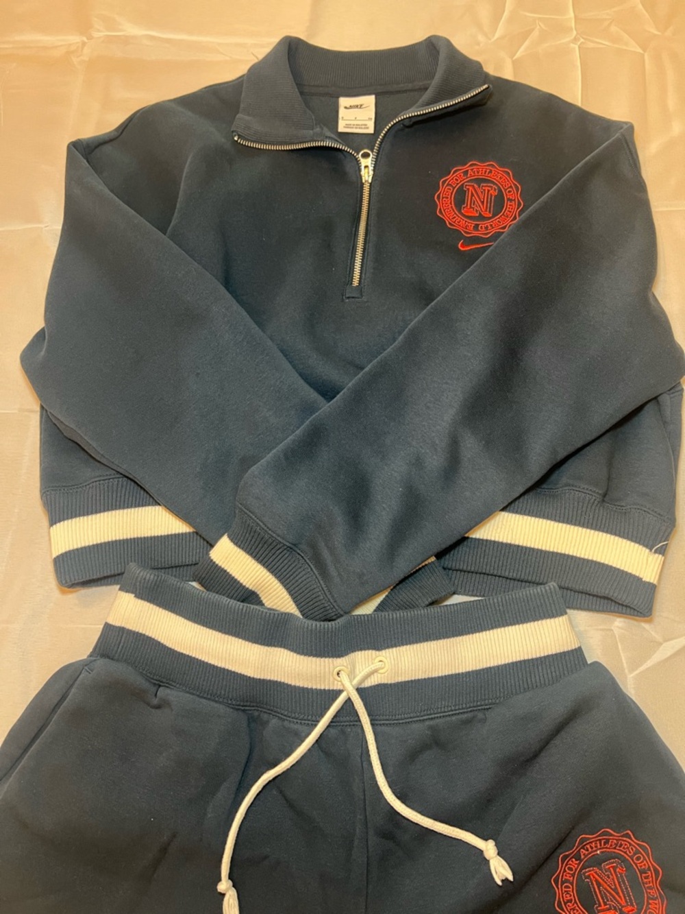 Nike Navy Half-Zip Sweatshirt with shorts. Sweat suit Nike set